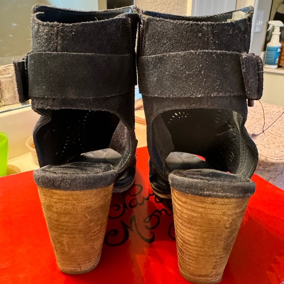 Naughty Monkey navy suede side-zip peep toe booties in VGUC. - Picture 2 of 7